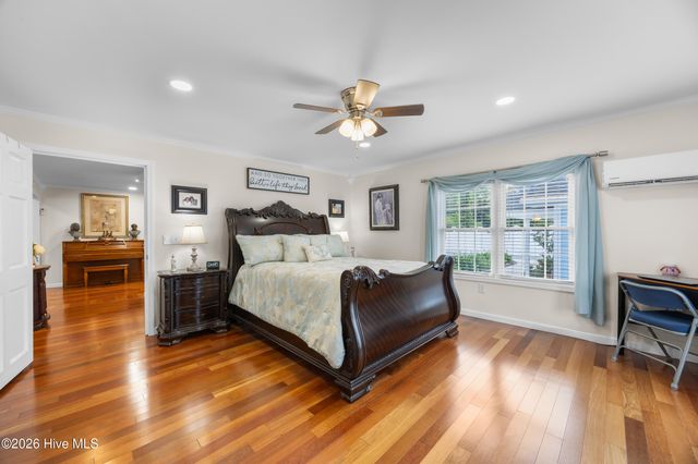 1988 W Lake Shore Drive, Wilmington, NC 28401
