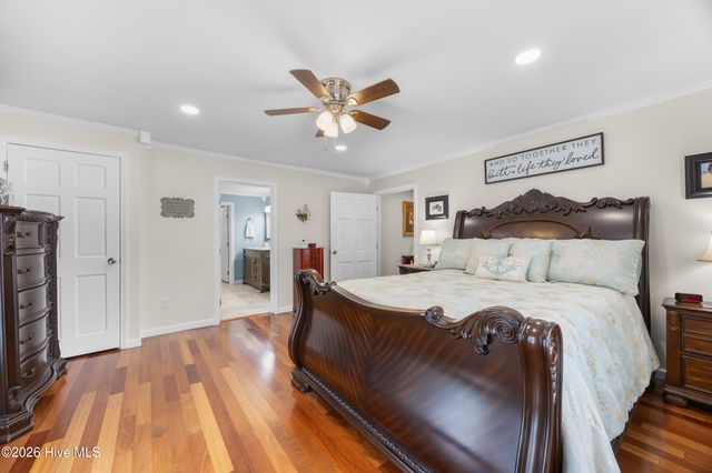 1988 W Lake Shore Drive, Wilmington, NC 28401