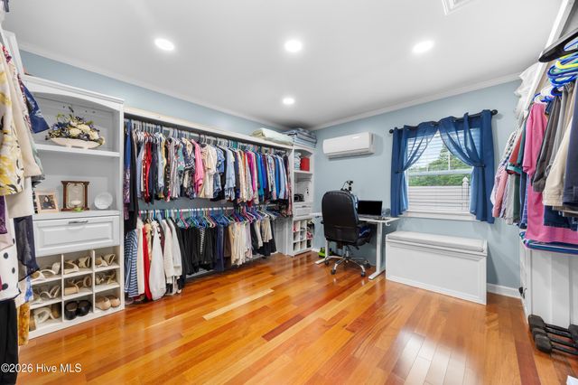 1988 W Lake Shore Drive, Wilmington, NC 28401