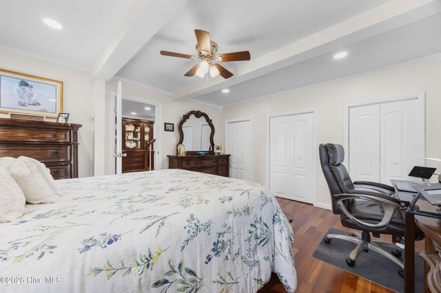 1988 W Lake Shore Drive, Wilmington, NC 28401