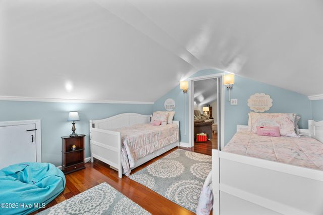 1988 W Lake Shore Drive, Wilmington, NC 28401