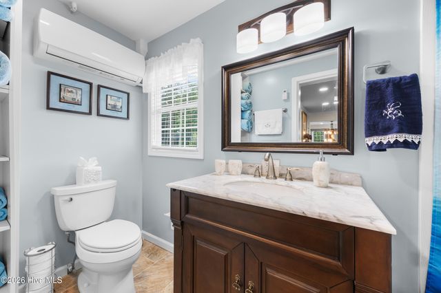 1988 W Lake Shore Drive, Wilmington, NC 28401