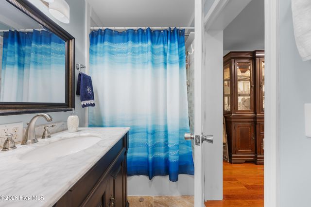 1988 W Lake Shore Drive, Wilmington, NC 28401
