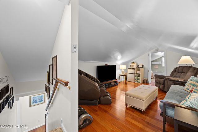 1988 W Lake Shore Drive, Wilmington, NC 28401