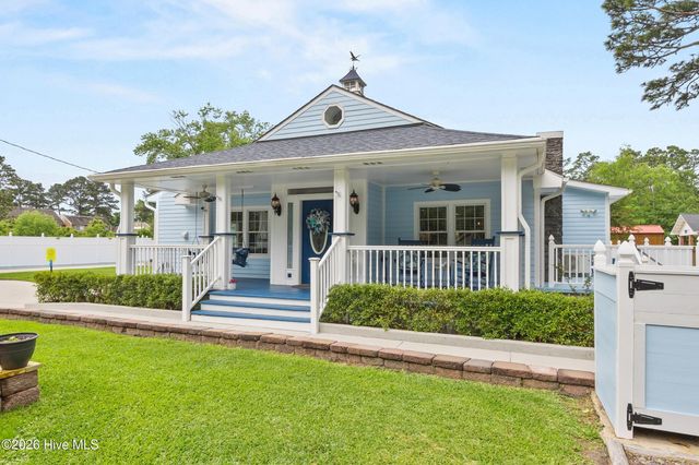 1988 W Lake Shore Drive, Wilmington, NC 28401