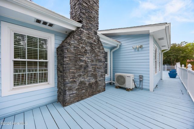 1988 W Lake Shore Drive, Wilmington, NC 28401