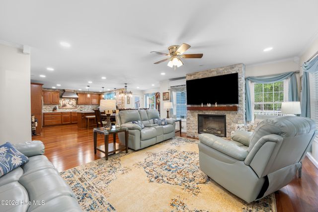 1988 W Lake Shore Drive, Wilmington, NC 28401