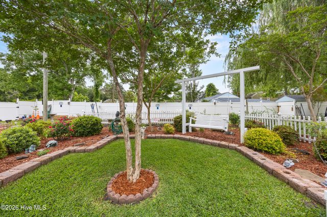 1988 W Lake Shore Drive, Wilmington, NC 28401