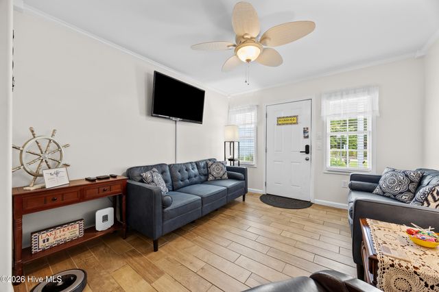 1988 W Lake Shore Drive, Wilmington, NC 28401