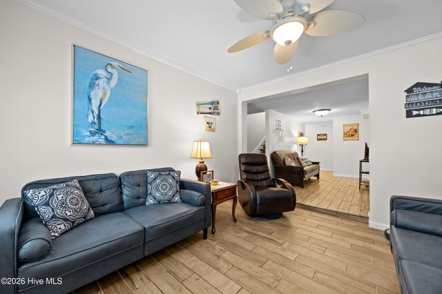 1988 W Lake Shore Drive, Wilmington, NC 28401