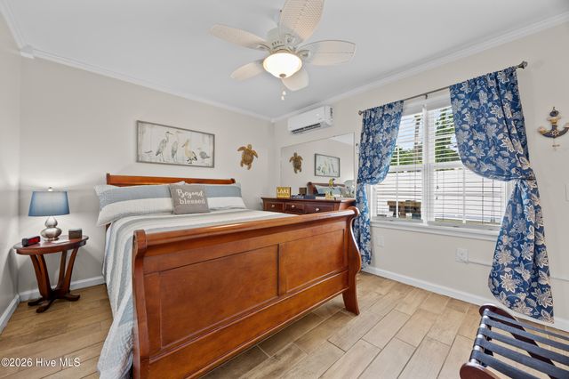 1988 W Lake Shore Drive, Wilmington, NC 28401