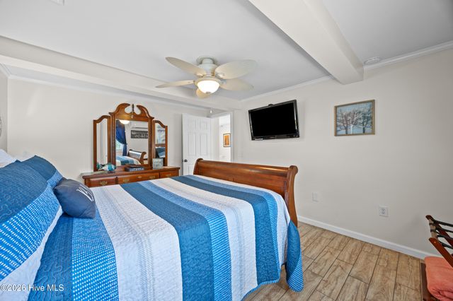 1988 W Lake Shore Drive, Wilmington, NC 28401