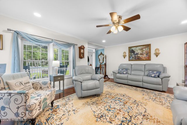 1988 W Lake Shore Drive, Wilmington, NC 28401