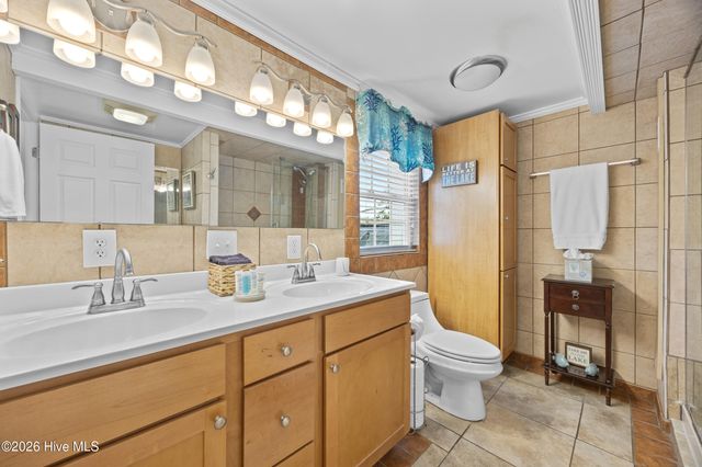 1988 W Lake Shore Drive, Wilmington, NC 28401