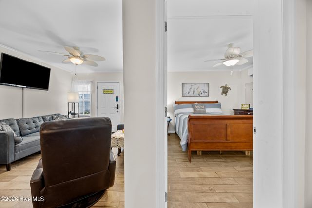 1988 W Lake Shore Drive, Wilmington, NC 28401
