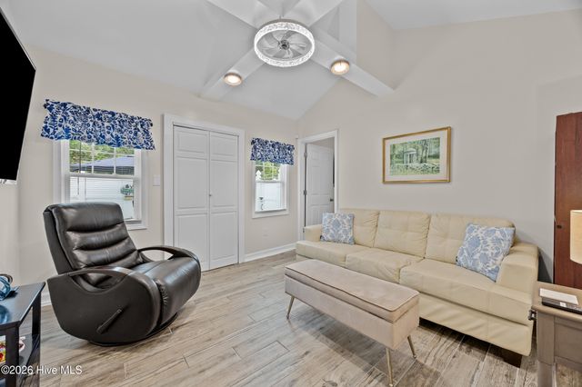 1988 W Lake Shore Drive, Wilmington, NC 28401