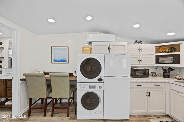 1988 W Lake Shore Drive, Wilmington, NC 28401