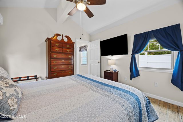 1988 W Lake Shore Drive, Wilmington, NC 28401
