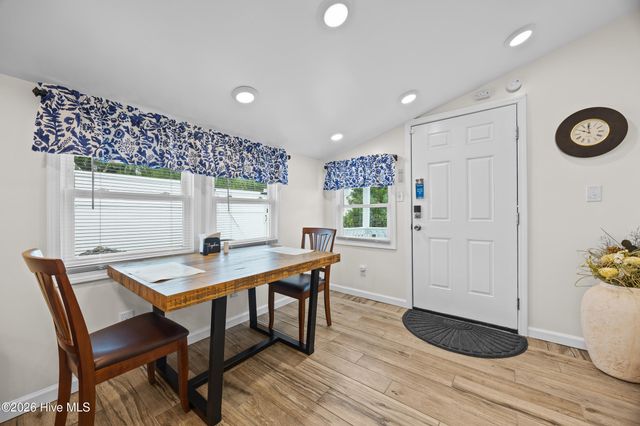 1988 W Lake Shore Drive, Wilmington, NC 28401