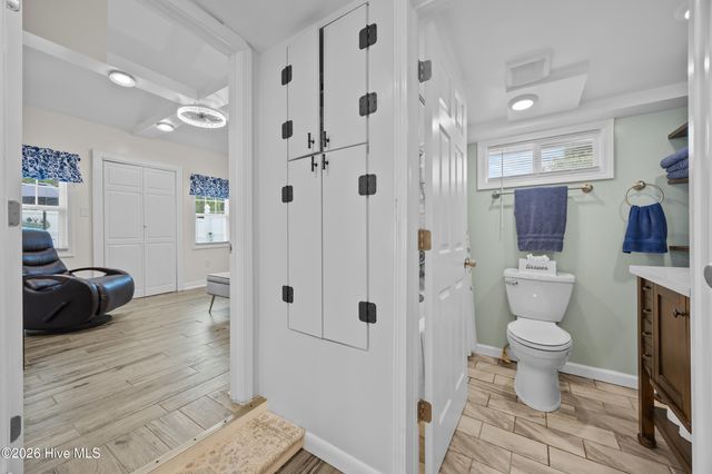 1988 W Lake Shore Drive, Wilmington, NC 28401