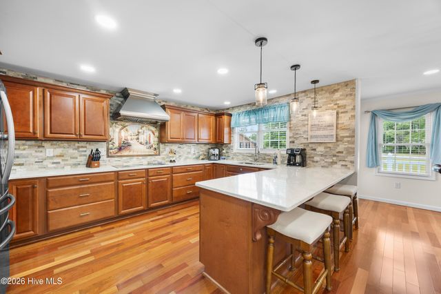 1988 W Lake Shore Drive, Wilmington, NC 28401