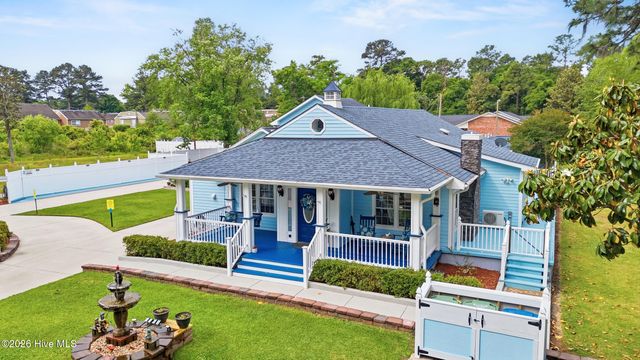 1988 W Lake Shore Drive, Wilmington, NC 28401