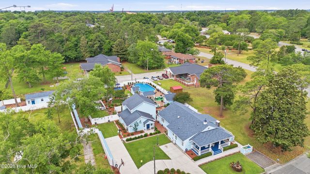 1988 W Lake Shore Drive, Wilmington, NC 28401