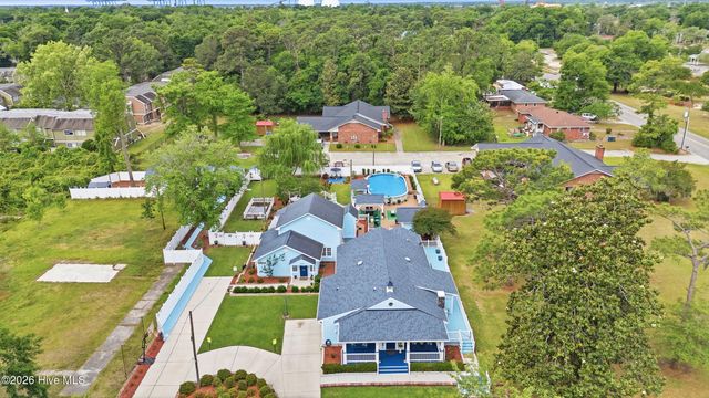 1988 W Lake Shore Drive, Wilmington, NC 28401