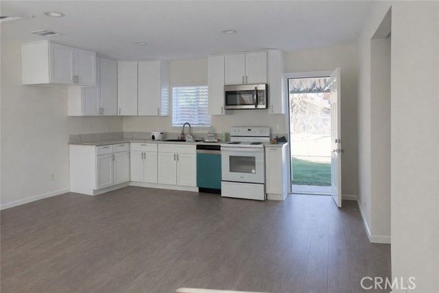 1204 E Avenue Q4 B, Palmdale, CA 93550