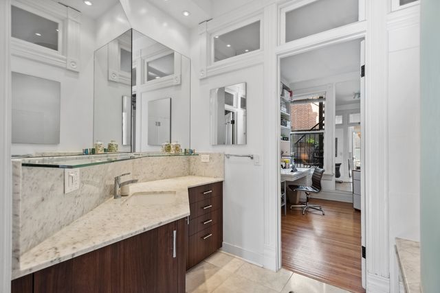 168 W Eugenie Street, Chicago, IL 60614