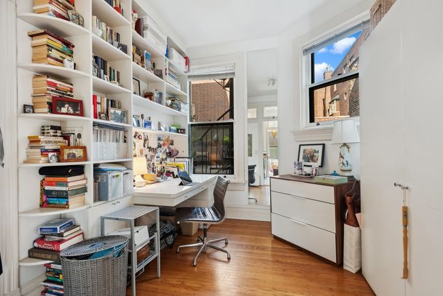 168 W Eugenie Street, Chicago, IL 60614