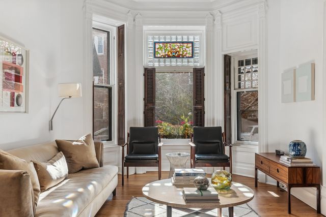 168 W Eugenie Street, Chicago, IL 60614