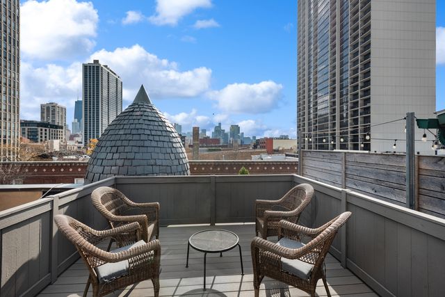 168 W Eugenie Street, Chicago, IL 60614