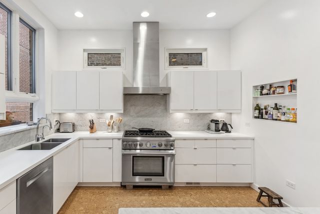 168 W Eugenie Street, Chicago, IL 60614