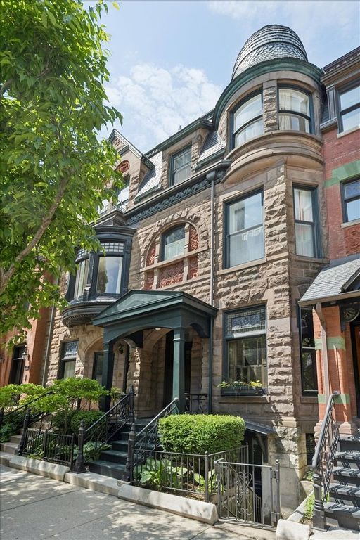 168 W Eugenie Street, Chicago, IL 60614
