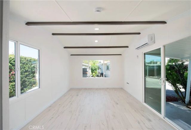 6545 Wilbur 92, Reseda, CA 91335