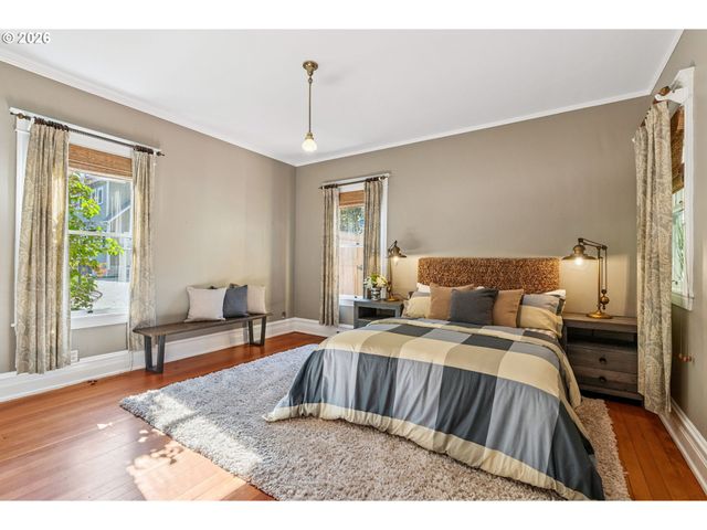 811 OAK St, Hood River, OR 97031