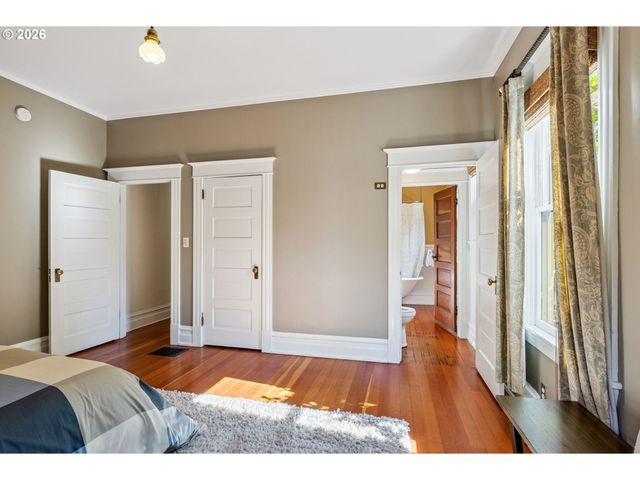 811 OAK St, Hood River, OR 97031