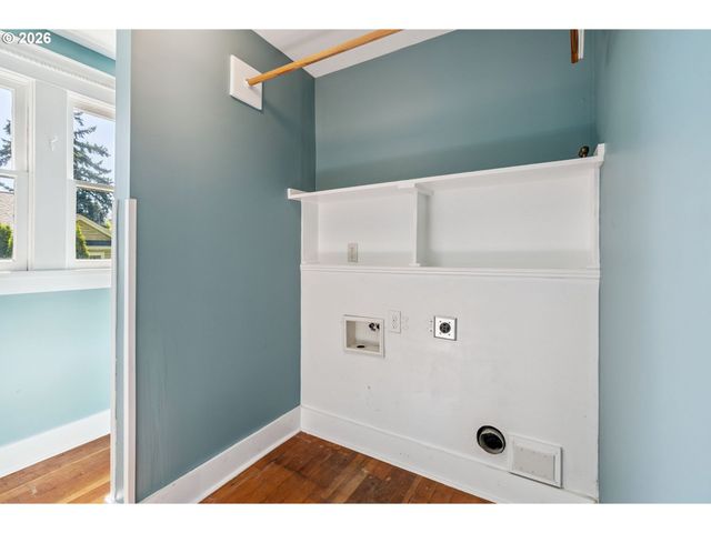 811 OAK St, Hood River, OR 97031