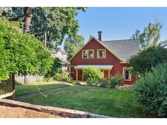 811 OAK St, Hood River, OR 97031