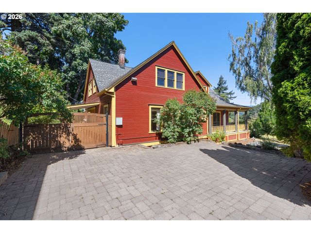 811 OAK St, Hood River, OR 97031