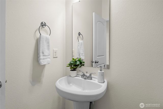 1336 E 51, Tacoma, WA 98404