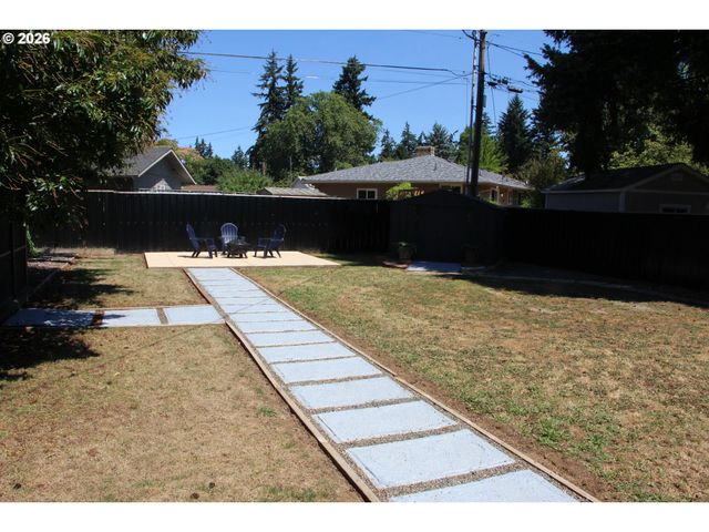 13611 Se LINCOLN Ct, Portland, OR 97233