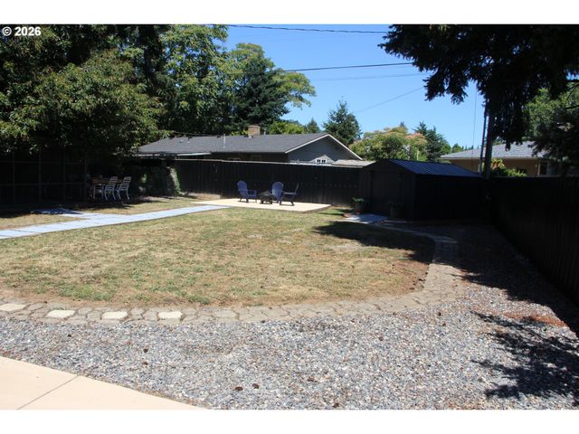 13611 Se LINCOLN Ct, Portland, OR 97233