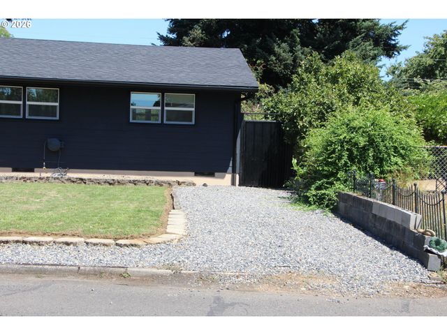 13611 Se LINCOLN Ct, Portland, OR 97233