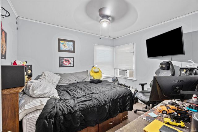 282 Caryl Drive, Lawrence, NY 11559