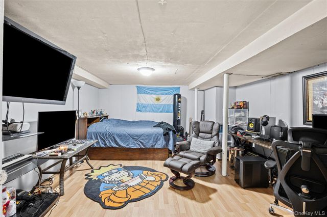 282 Caryl Drive, Lawrence, NY 11559