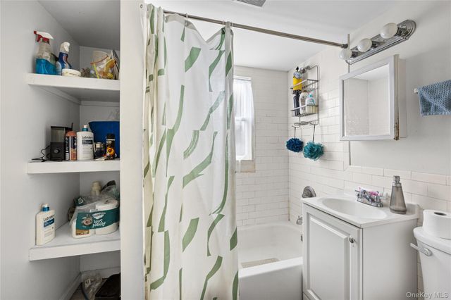 282 Caryl Drive, Lawrence, NY 11559