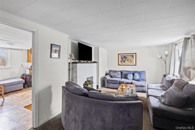 282 Caryl Drive, Lawrence, NY 11559