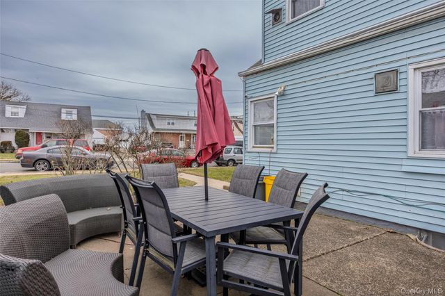 282 Caryl Drive, Lawrence, NY 11559